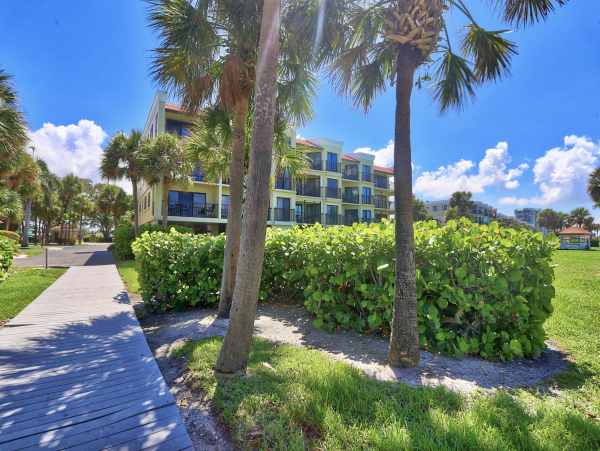 St Petersburg Beachfront Condo Rental Gulf Front Vacation Rental with Balcony